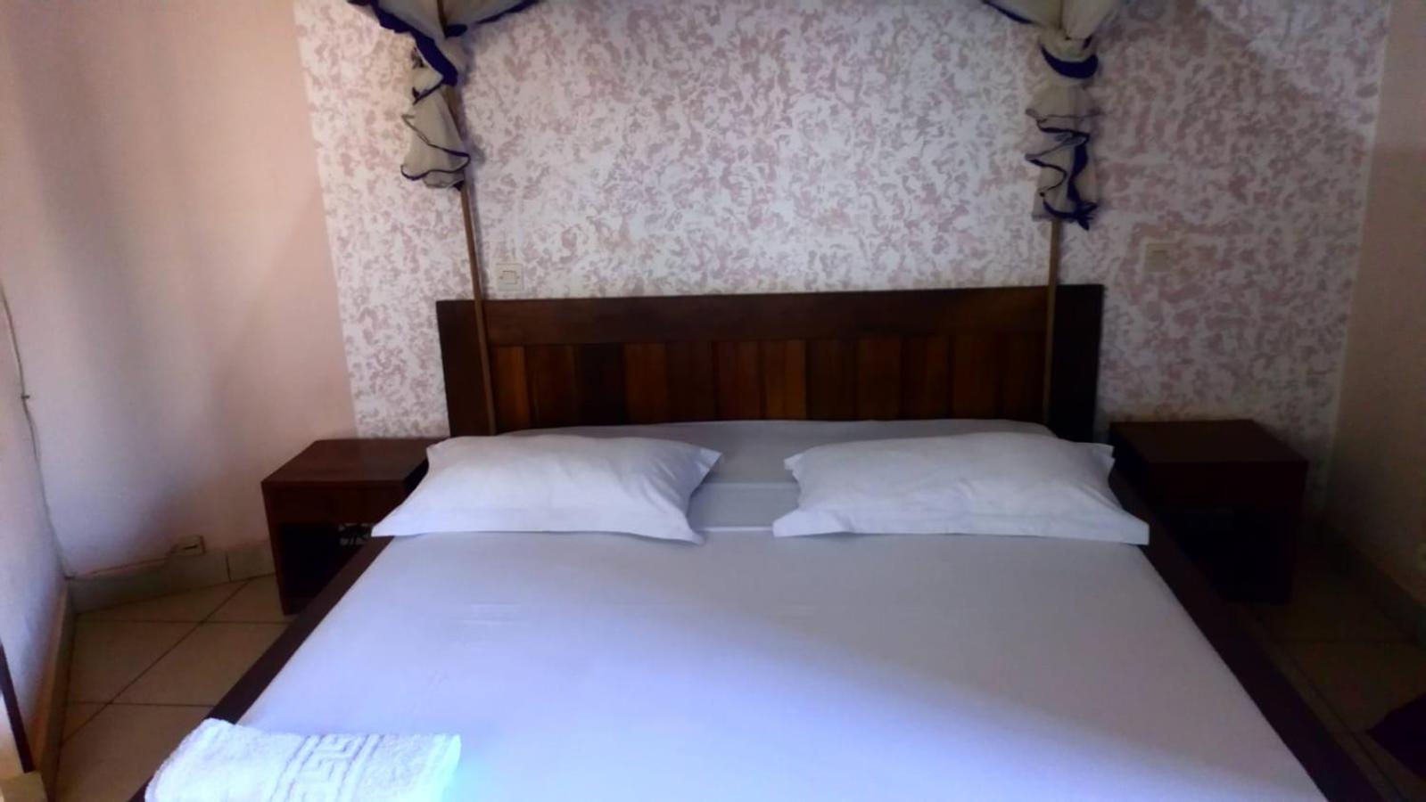 Central Hotel Antsiranana Eksteriør billede